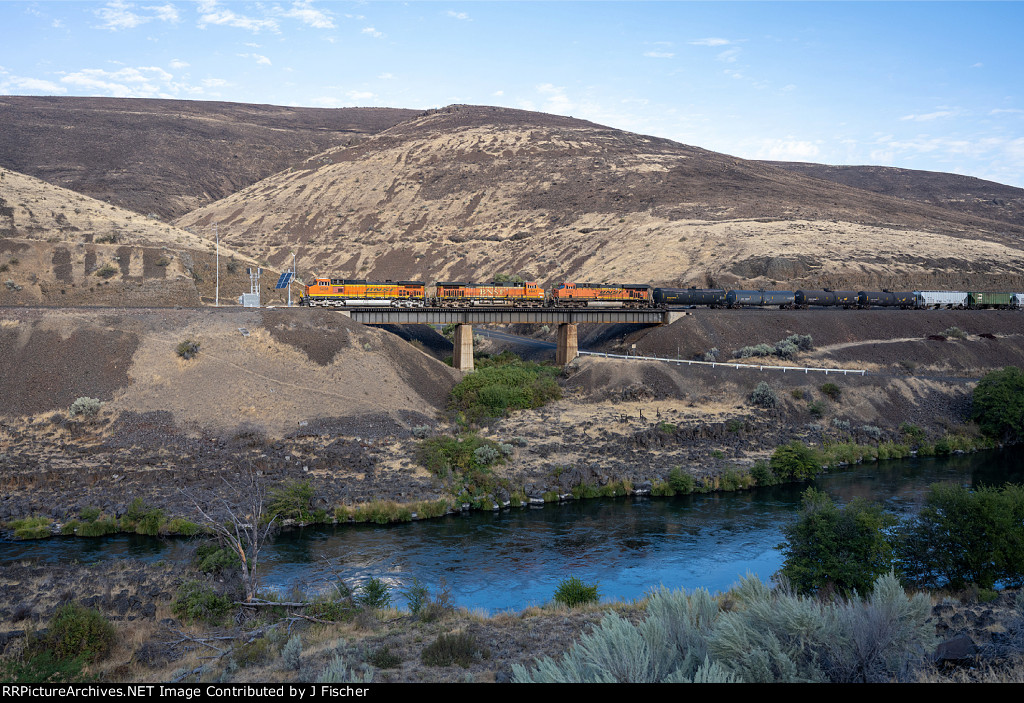 BNSF 5228